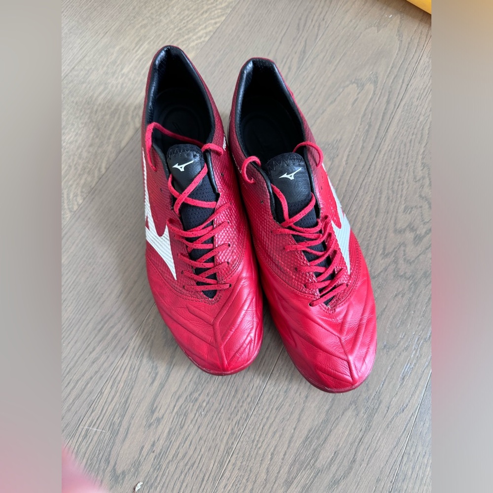 Mizuno soccer shoes